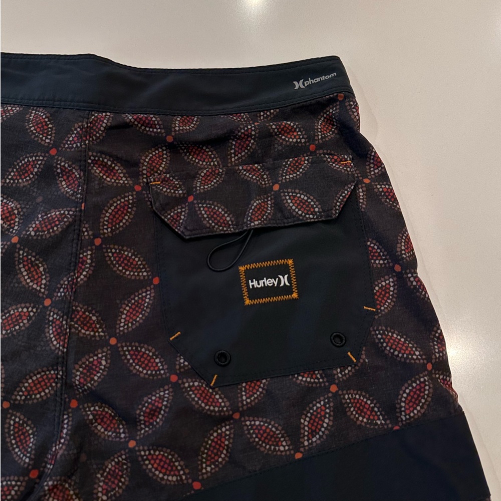 Hurley Black Geometric Swim Board Shorts Size 29 - Picture 6 of 8